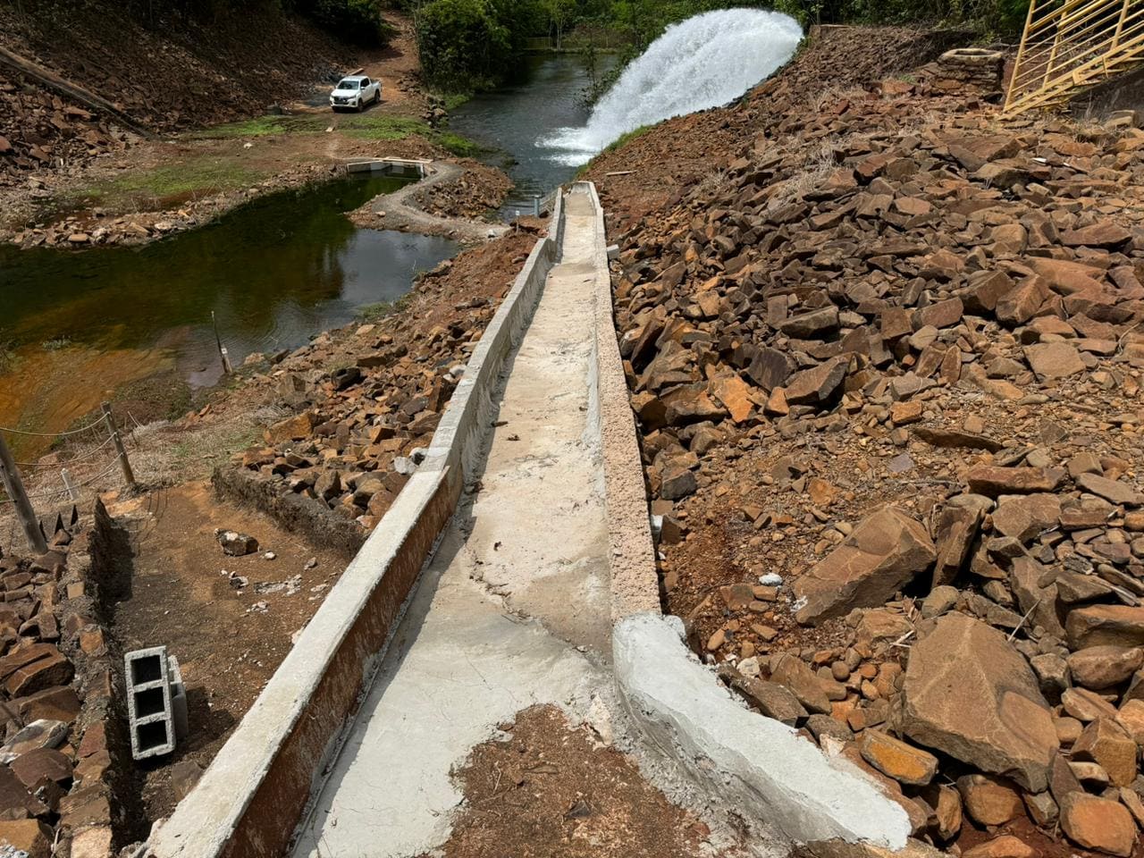 canaleta pronta 2.jpg